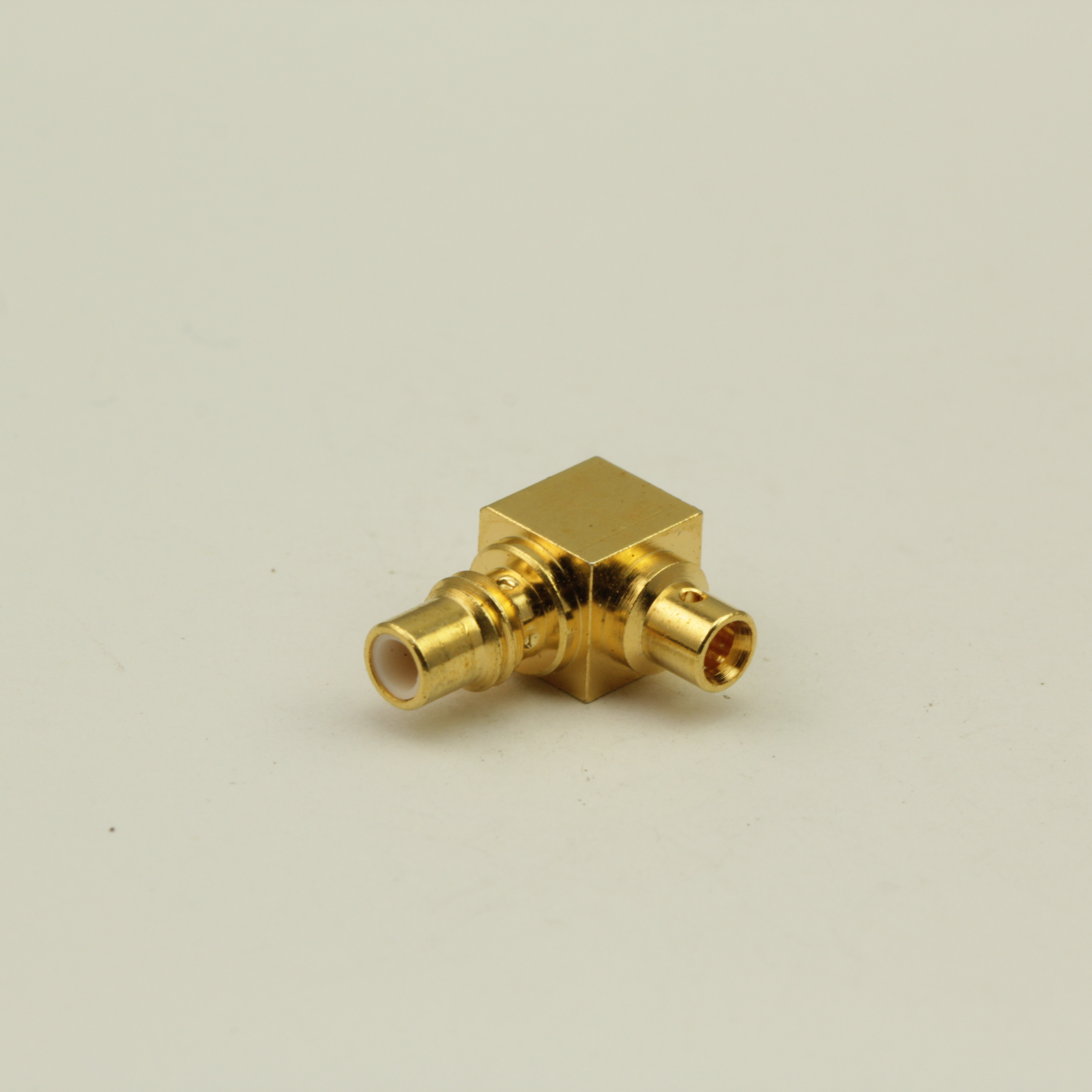 SMC right angle male semi-rigid cable connector