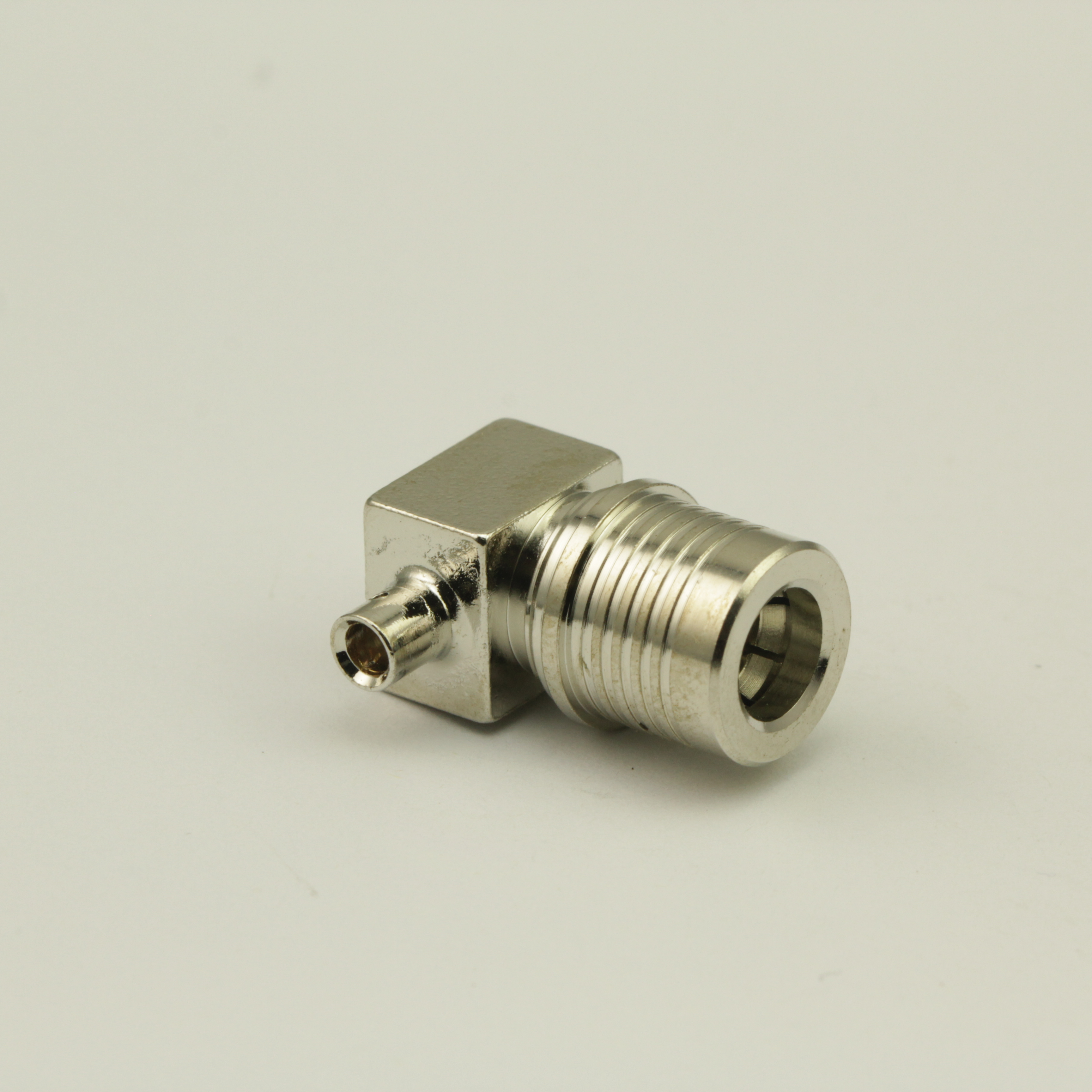 QMA male right angle Cable Mount Connectors